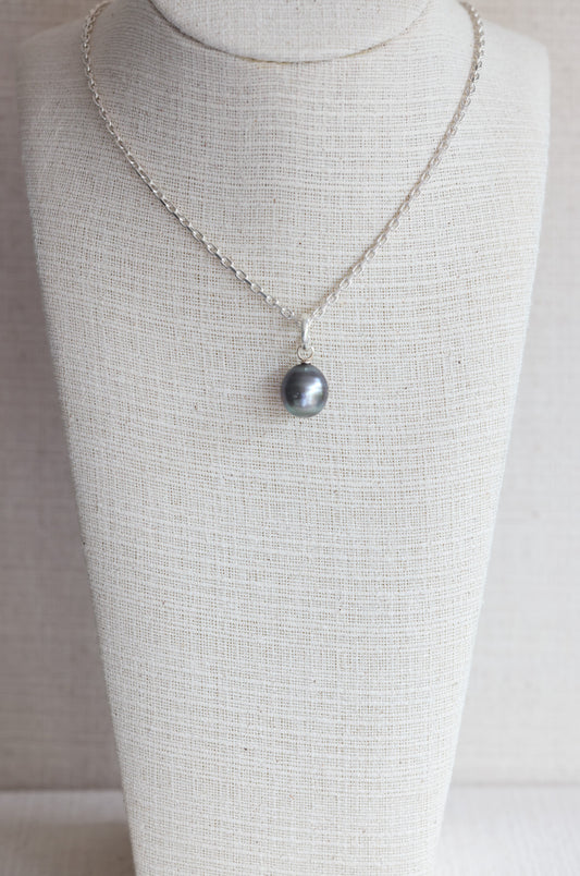 Tahitian Pearl Pendant On Italian Chain (13.5mm)