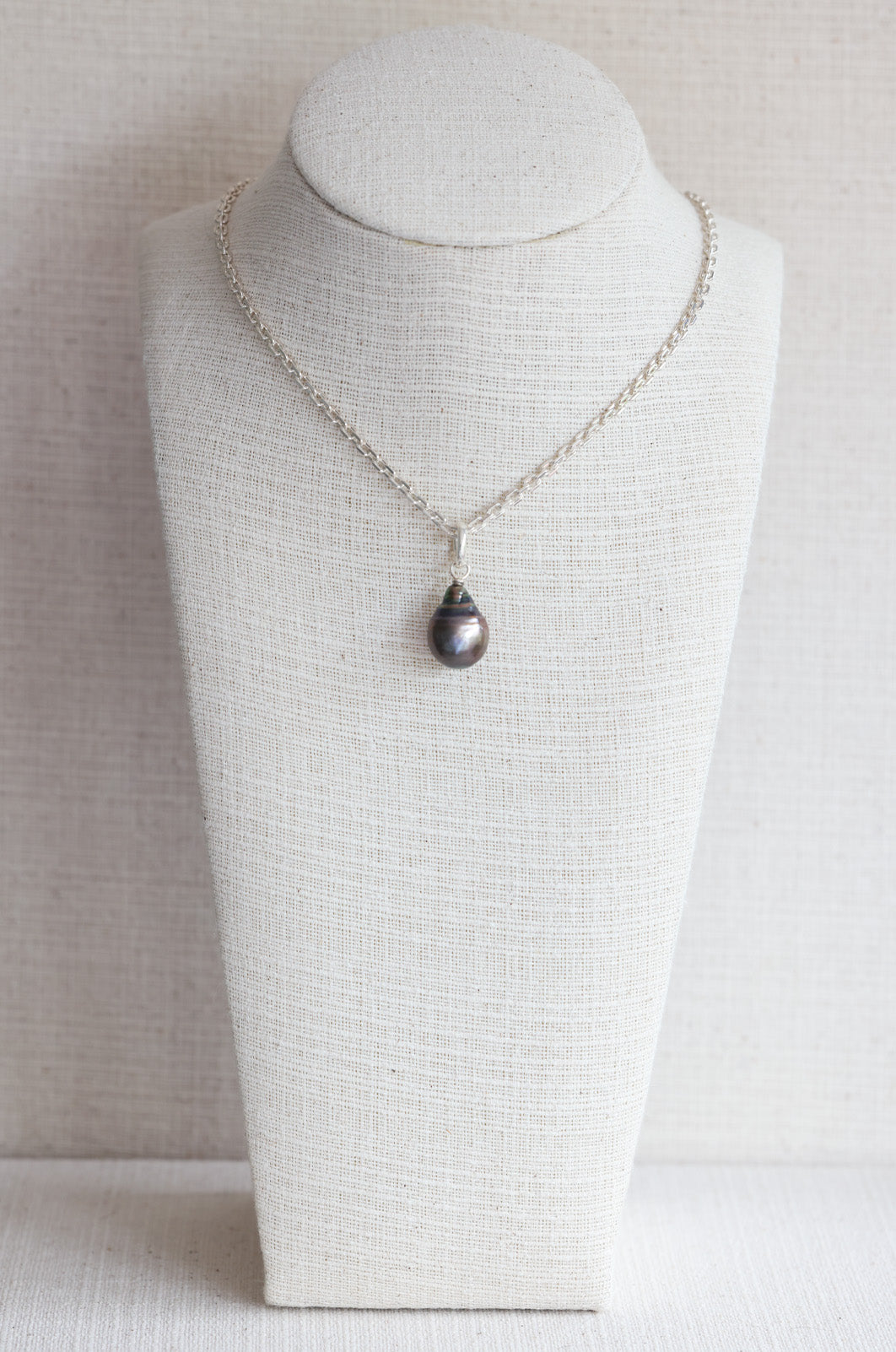 Tahitian Baroque Pearl Pendant On Italian Chain (17.25mm)