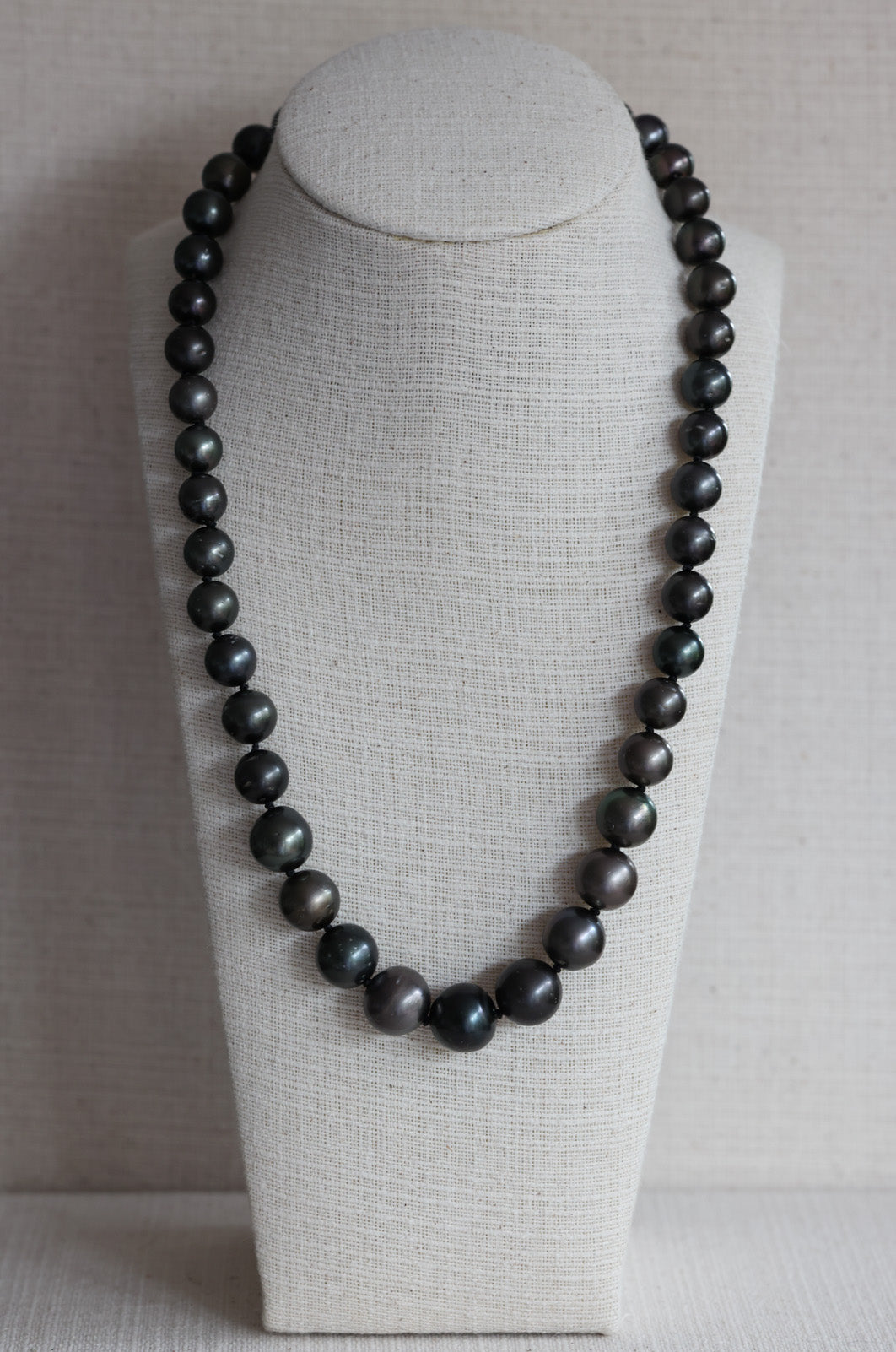 Tahitian Pearl Necklace (11mm to 14mm)