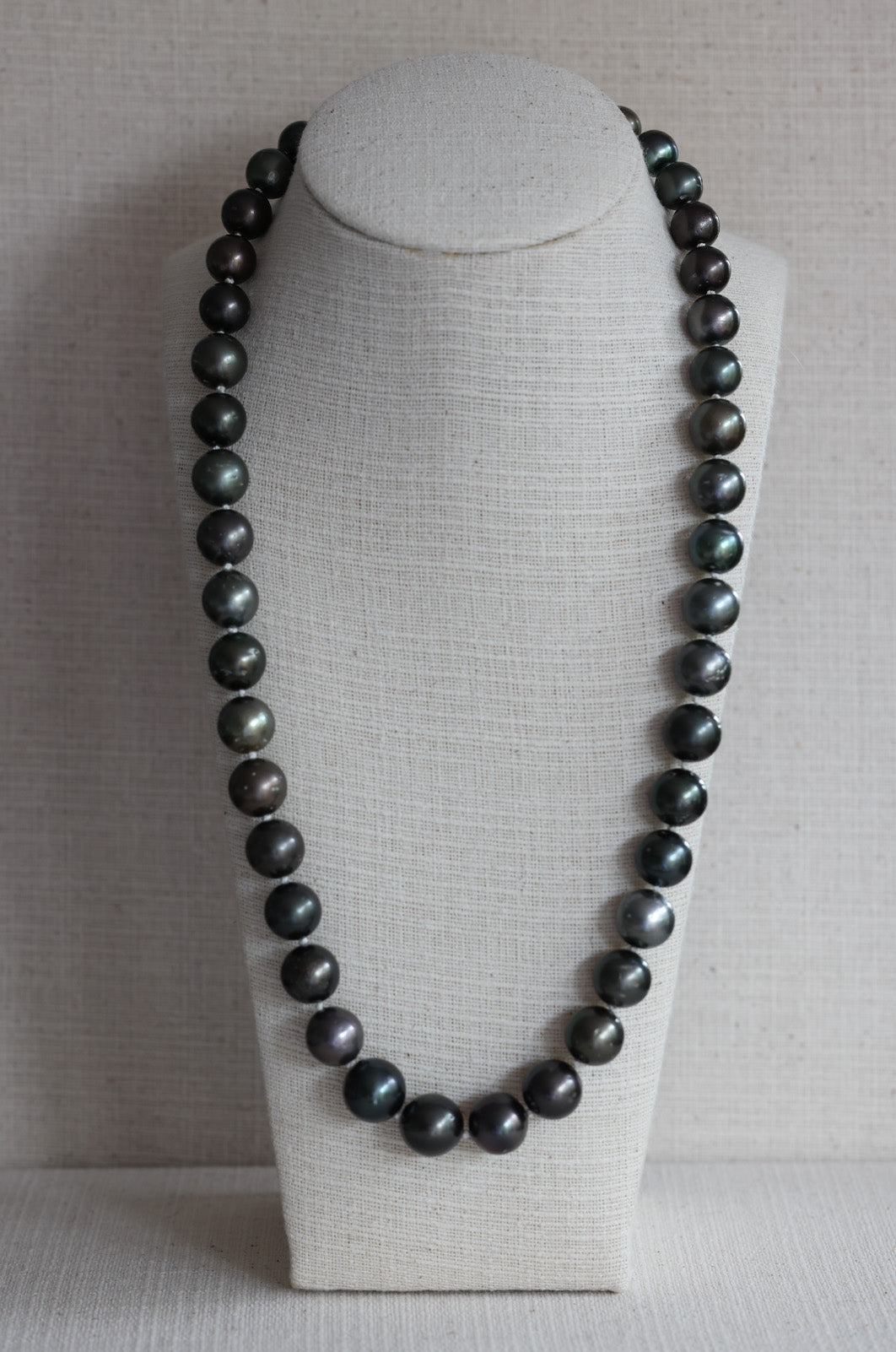 Tahitian Pearl Necklace (11mm - 14mm)