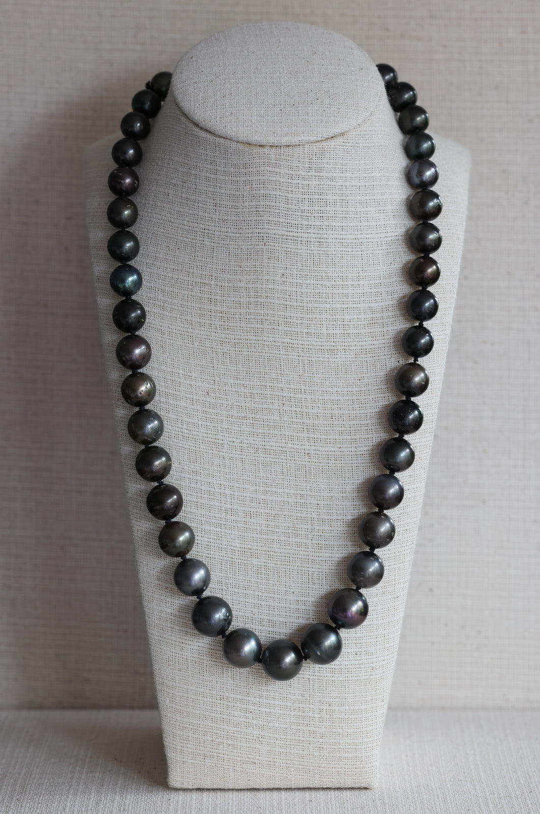 Tahitian Pearl Necklace (11mm to 15mm)